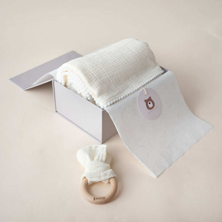 JBØRN Baby Gift Set | Organic Muslin Swaddle Blanket & Teether Muslin Ivory - Personalisable Baby Products Sold and Personalised by JustBørn