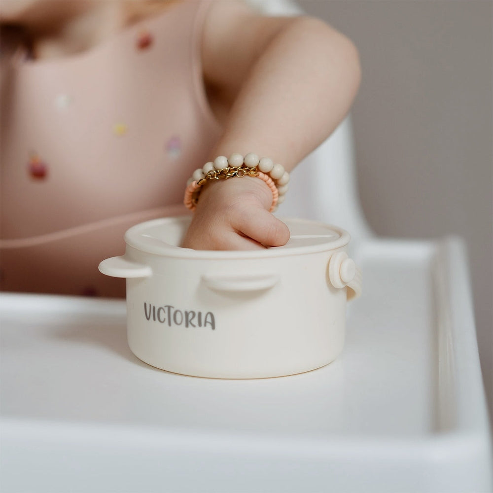 How to pack baby snacks for travel?