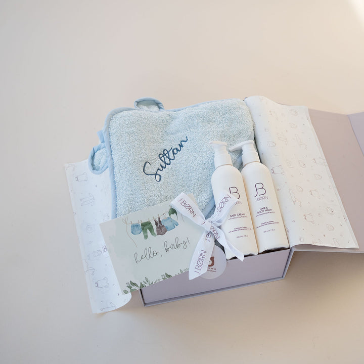 JBØRN Coffret Cadeau Soin Bébé | Serviette en Coton Biologique & Ensemble de Soins de la Peau