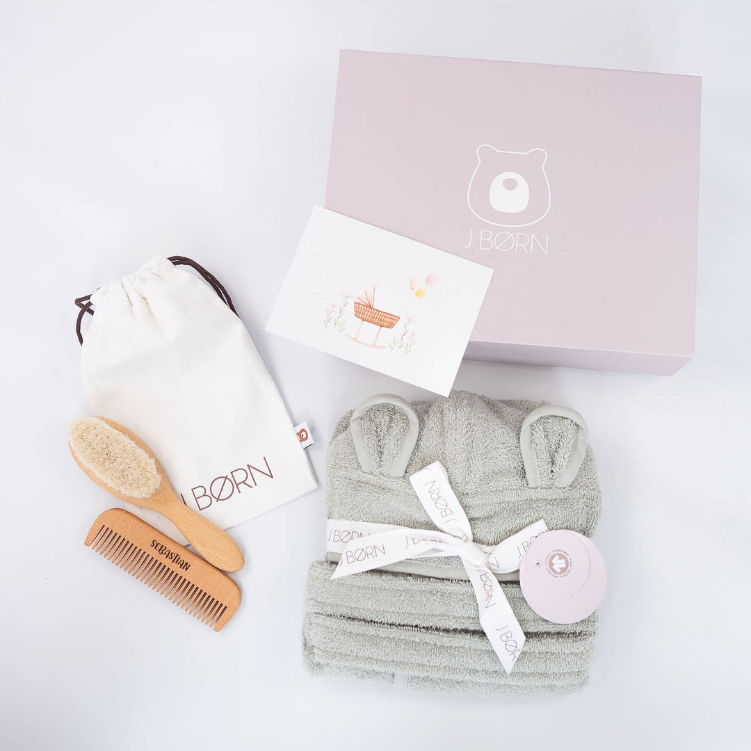 JBØRN Baby-Geschenkset | Set aus Bademänteln und Haarbürsten aus Bio-Baumwolle | Personalisierbar