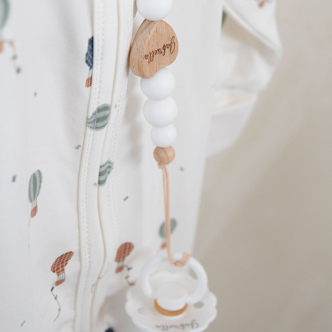 JBØRN Love Heart Pacifier Clip White - Personalisable Baby Products Sold and Personalised by JustBørn