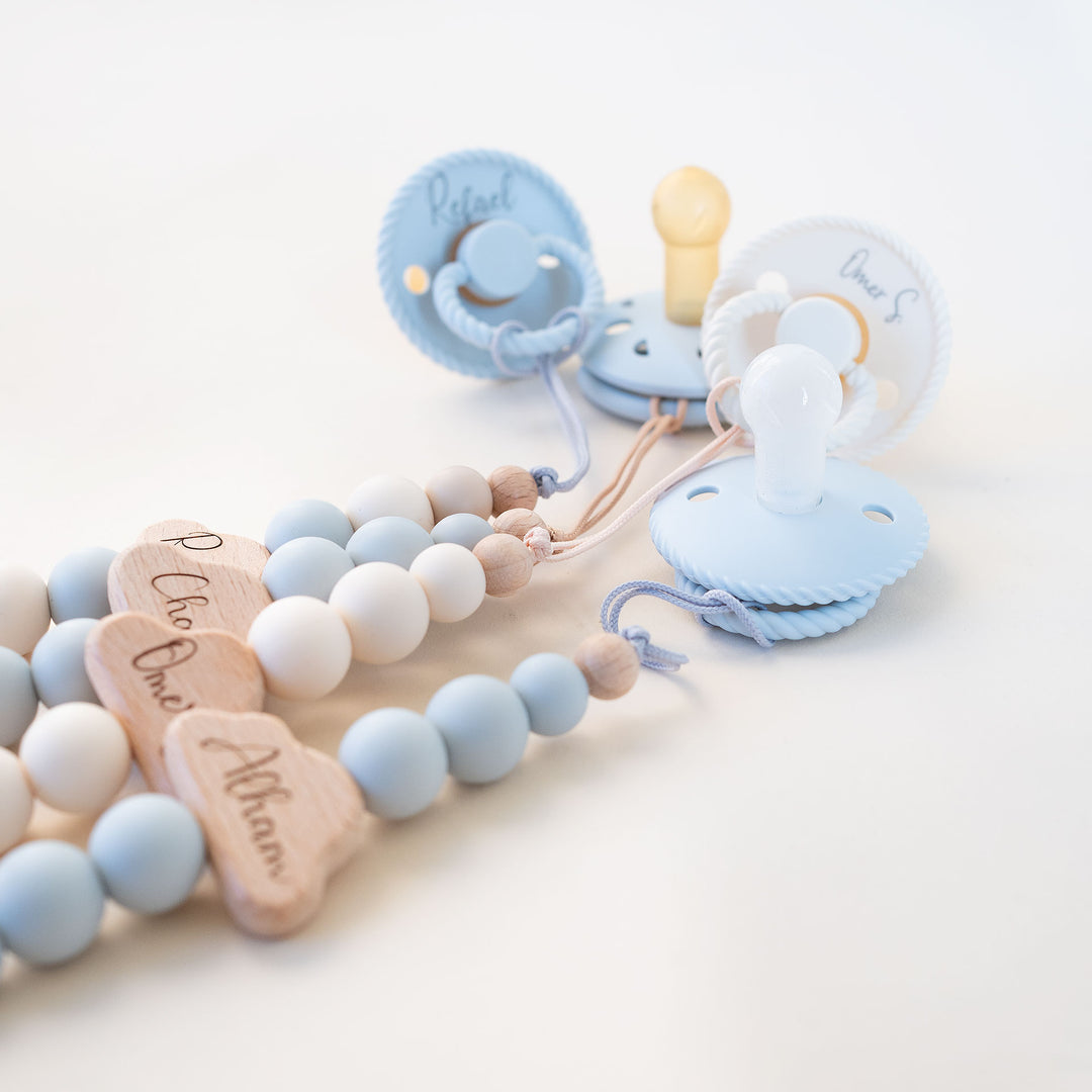 JBØRN Cloud Pacifier Clip - Personalisable Baby Products Sold and Personalised by JustBørn