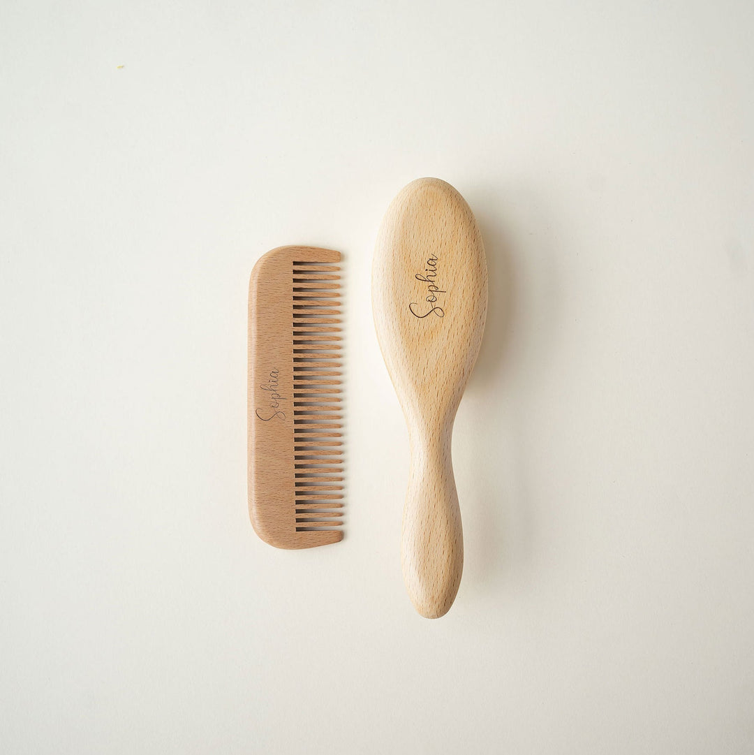 JBØRN Set de peine y cepillo para el cabello de madera de haya natural | Personalizable