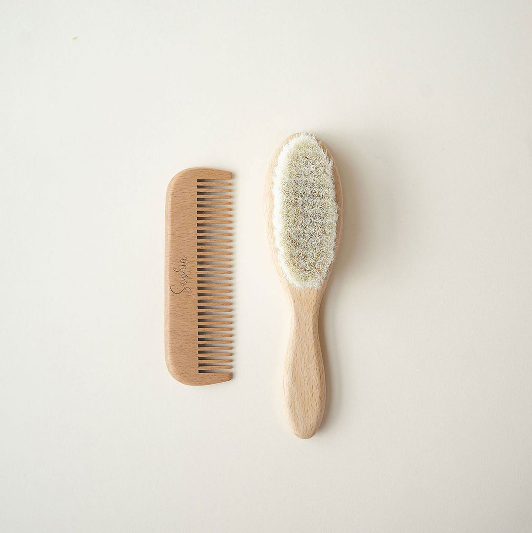 JBØRN Set de peine y cepillo para el cabello de madera de haya natural | Personalizable