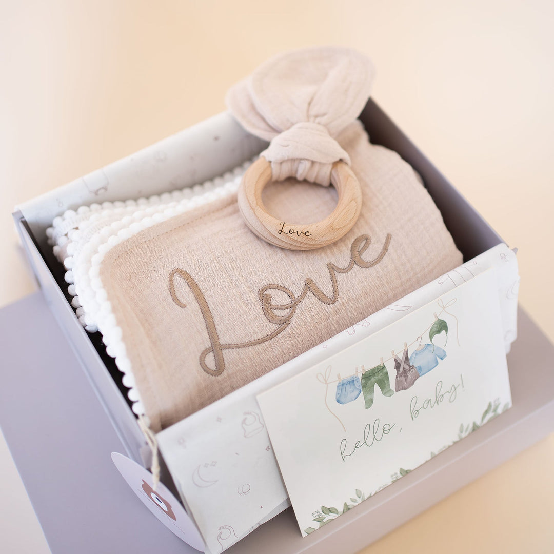 JBØRN Muslin Blanket & Wooden Teether Set | Organic Cotton Baby Swaddle - Personalisable Baby Products Sold and Personalised by JustBørn
