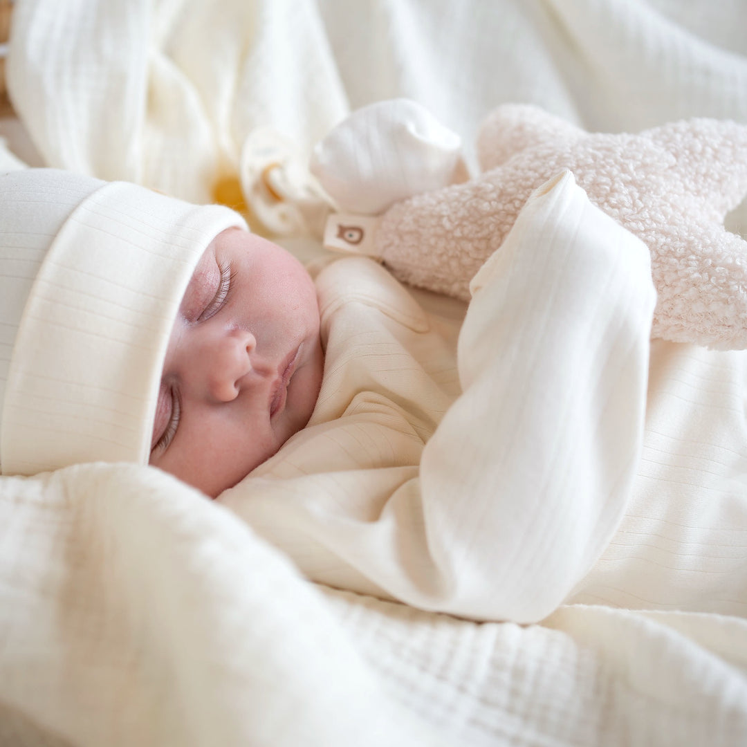 JBØRN Plush Comforter with Pacifier Holder Loop - Personalisable Baby Products Sold and Personalised by JustBørn