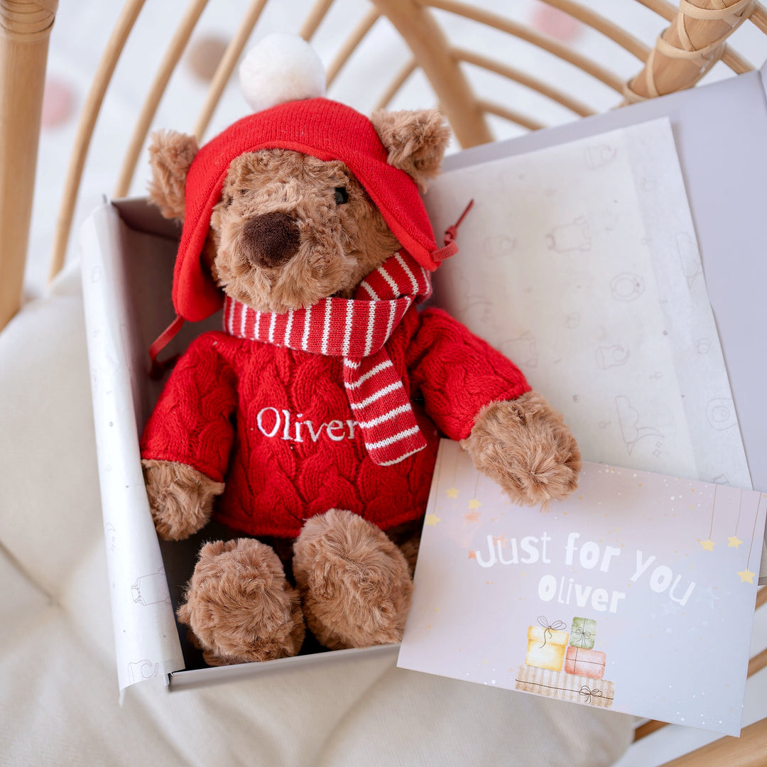 JBØRN Weihnachts-Teddybär als Kuscheltier mit personalisierbarem festlichem Outfit - Personalisierbare Babyprodukte, verkauft und personalisiert von JustBørn