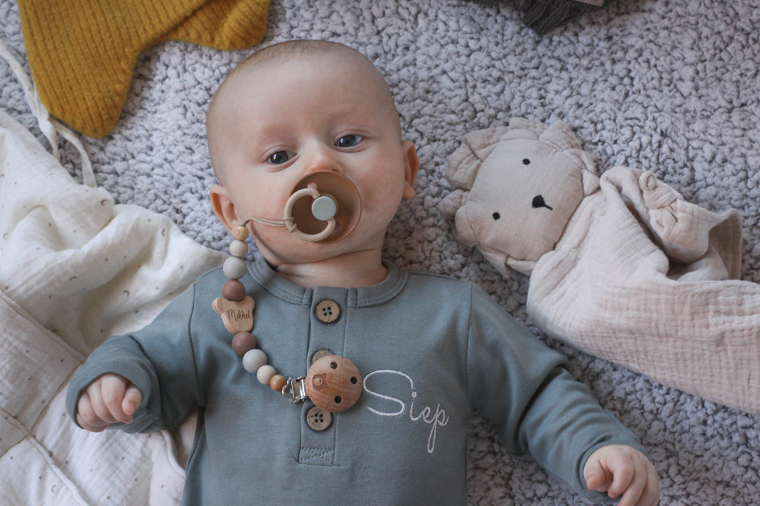 Mono bebé muselina basic marrón