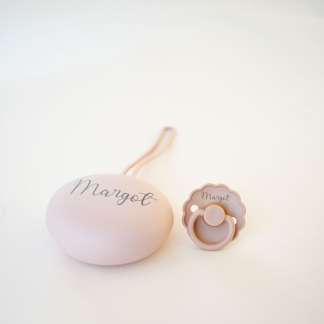 FRIGG Latex Pacifier & Matching JBØRN Holder Pod Daisy Peach Bronze & Blush Pod - Personalisable Baby Products Sold and Personalised by JustBørn