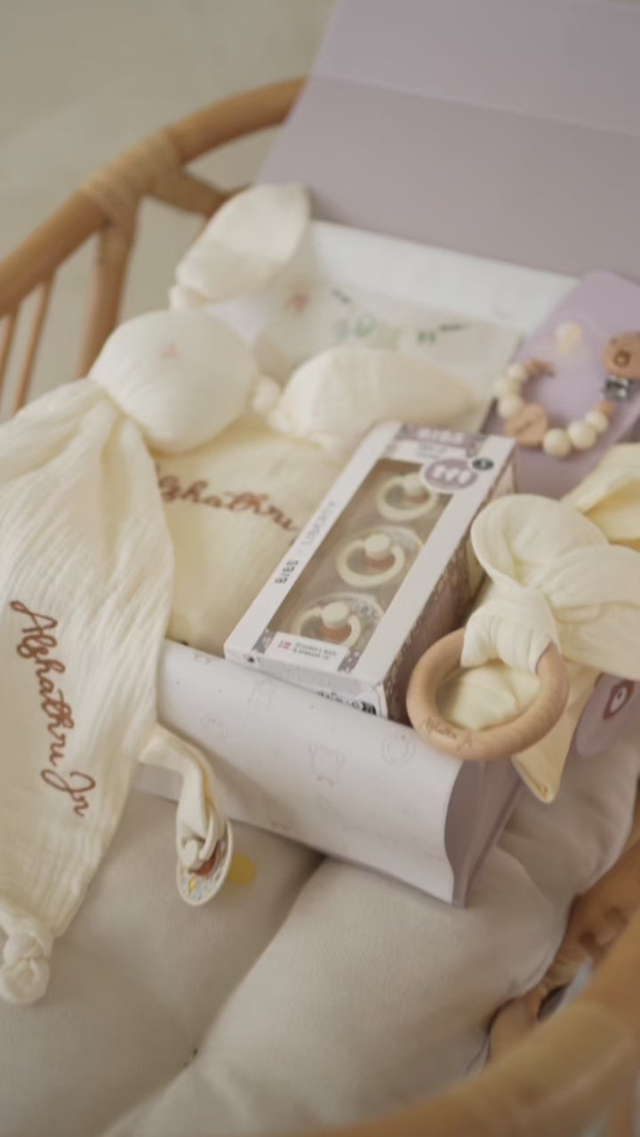 JBØRN Baby-Geschenkset | Luxus-Willkommensset JBØRN x BIBS x Liberty Kollektion