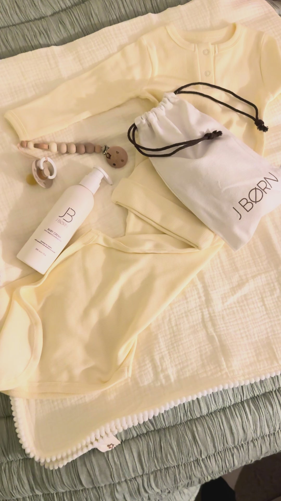 JBØRN Baby Care Gift Box | Set Spazzole per Capelli e Cura della Pelle